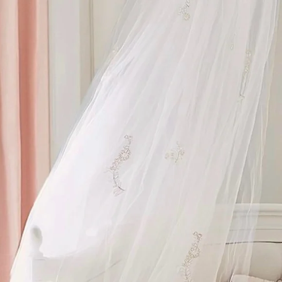 Pottery Barn Kids Monique Lhuillier Cornice (Sheer Panels Only) Brand New In Box - Picture 4 of 5